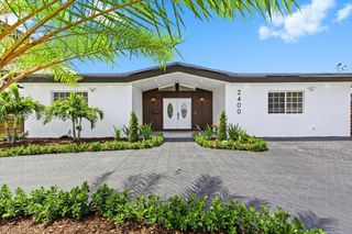 2400 NE 195th Street 2400, Miami, FL 33180