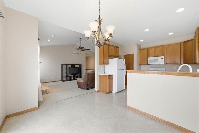 N8330 Whippoorwill ROAD, Ixonia, WI 53036