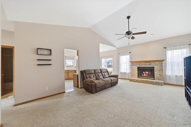 N8330 Whippoorwill ROAD, Ixonia, WI 53036