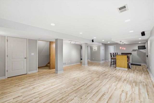 N8330 Whippoorwill ROAD, Ixonia, WI 53036