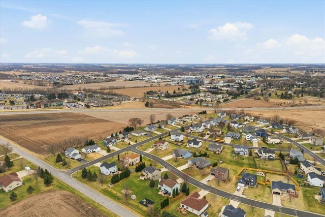 N8330 Whippoorwill ROAD, Ixonia, WI 53036