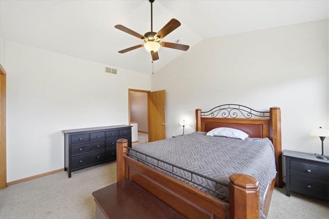 N8330 Whippoorwill ROAD, Ixonia, WI 53036