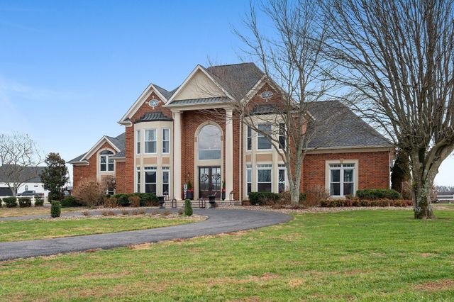 1600 Oakdale Rd, Westmoreland, TN 37186