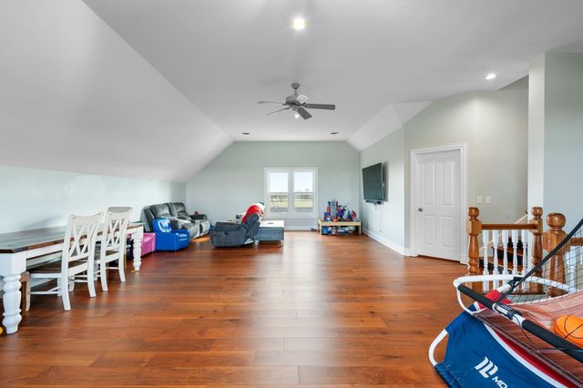 1600 Oakdale Rd, Westmoreland, TN 37186