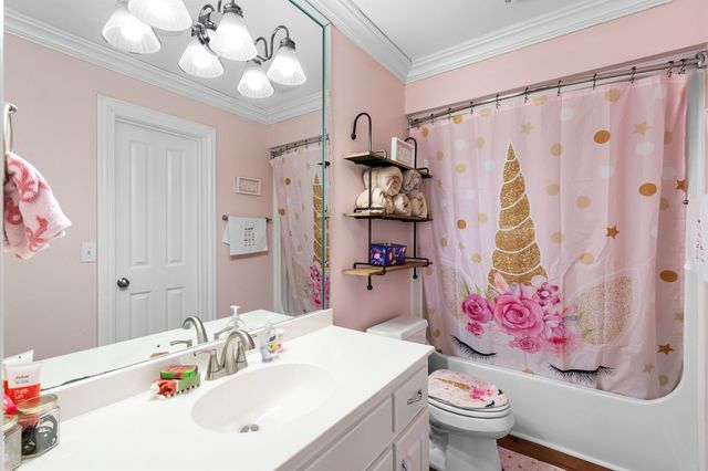 1600 Oakdale Rd, Westmoreland, TN 37186