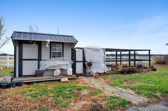 1600 Oakdale Rd, Westmoreland, TN 37186