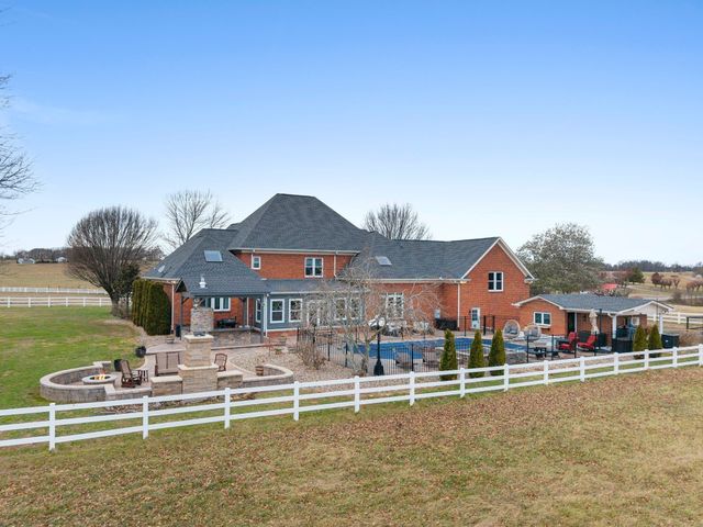 1600 Oakdale Rd, Westmoreland, TN 37186