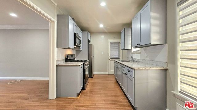 1020 S Norton Avenue B, Los Angeles, CA 90019