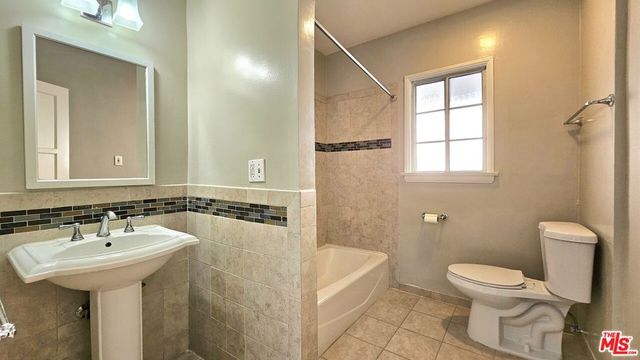 1020 S Norton Avenue B, Los Angeles, CA 90019