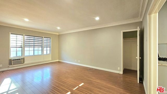1020 S Norton Avenue B, Los Angeles, CA 90019