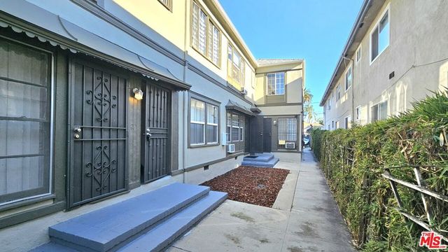 1020 S Norton Avenue B, Los Angeles, CA 90019