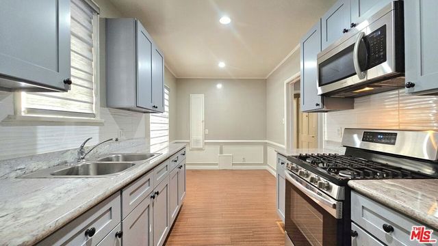 1020 S Norton Avenue B, Los Angeles, CA 90019