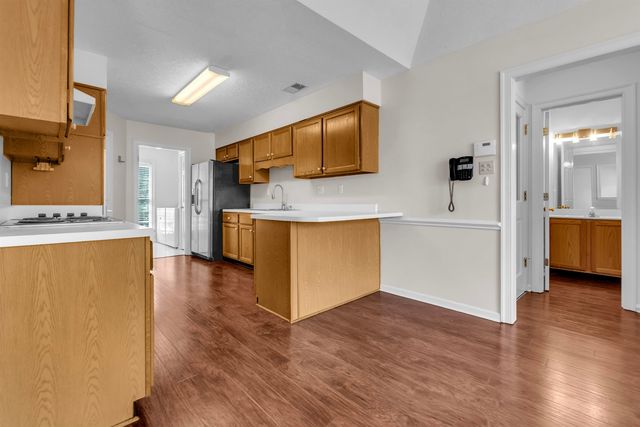 8596 MEADOW GREEN DR, Memphis, TN 38016