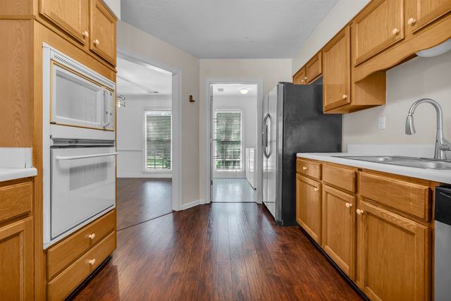 8596 MEADOW GREEN DR, Memphis, TN 38016