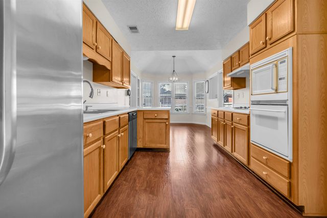 8596 MEADOW GREEN DR, Memphis, TN 38016