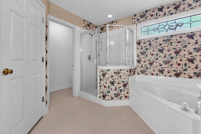 8596 MEADOW GREEN DR, Memphis, TN 38016