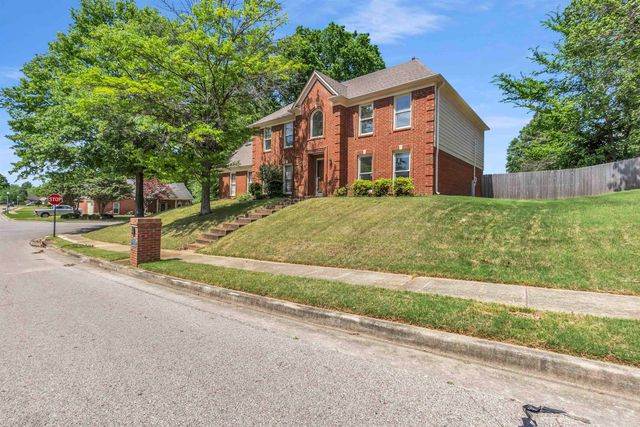 8596 MEADOW GREEN DR, Memphis, TN 38016