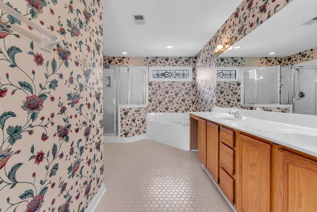 8596 MEADOW GREEN DR, Memphis, TN 38016