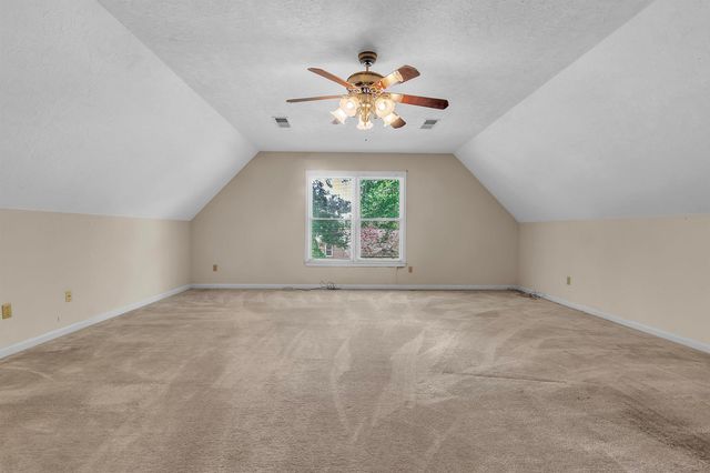 8596 MEADOW GREEN DR, Memphis, TN 38016