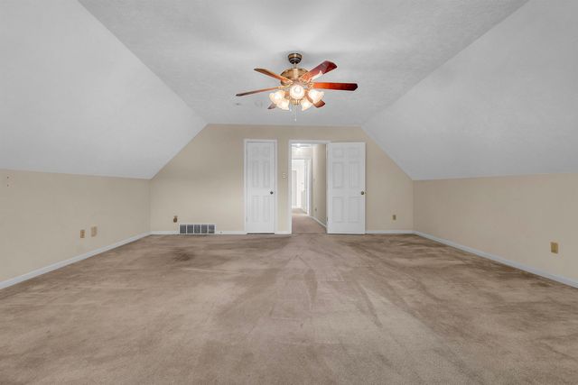 8596 MEADOW GREEN DR, Memphis, TN 38016