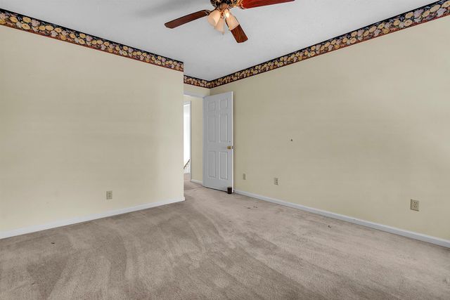 8596 MEADOW GREEN DR, Memphis, TN 38016