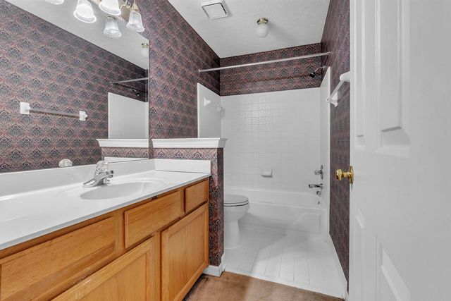 8596 MEADOW GREEN DR, Memphis, TN 38016