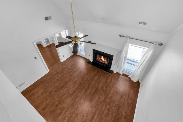 8596 MEADOW GREEN DR, Memphis, TN 38016