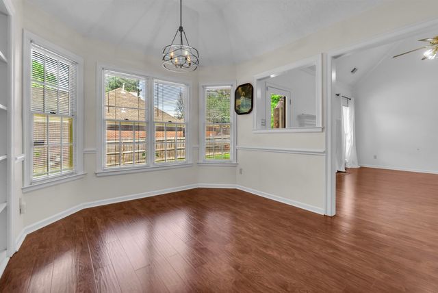 8596 MEADOW GREEN DR, Memphis, TN 38016