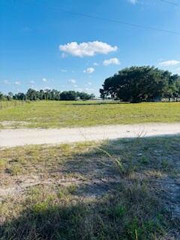 7621 17th Place, Labelle, FL 33935