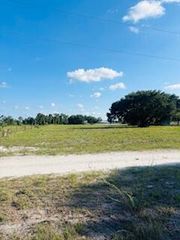 7621 17th Place, Labelle, FL 33935