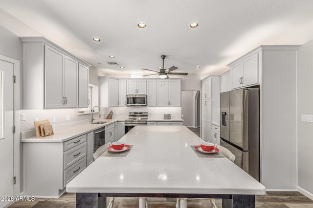 3225 W MARCONI Avenue, Phoenix, AZ 85053