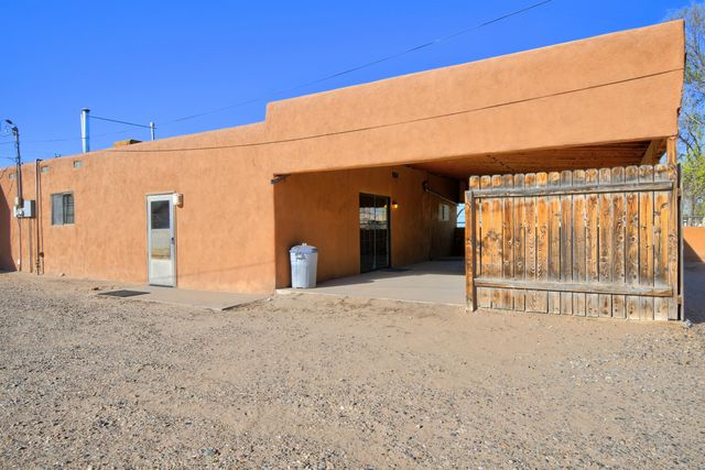 1723 Valley Road SW, Albuquerque, NM 87105