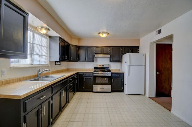 1723 Valley Road SW, Albuquerque, NM 87105