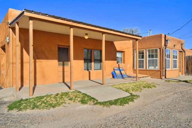 1723 Valley Road SW, Albuquerque, NM 87105