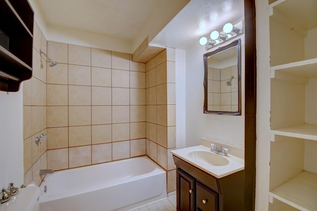 1723 Valley Road SW, Albuquerque, NM 87105