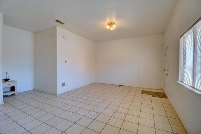 1723 Valley Road SW, Albuquerque, NM 87105