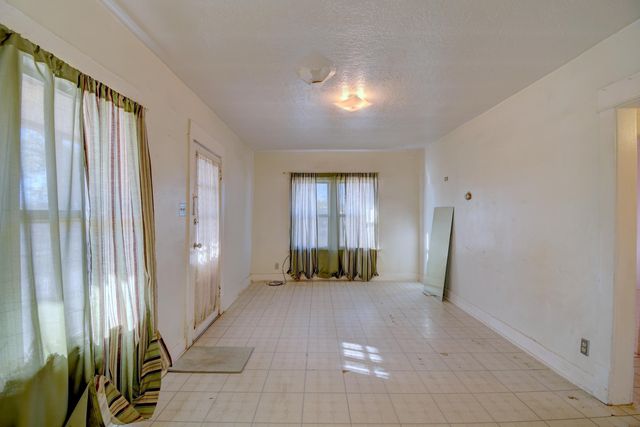 1723 Valley Road SW, Albuquerque, NM 87105