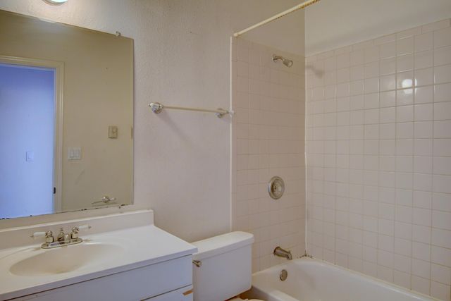 1723 Valley Road SW, Albuquerque, NM 87105