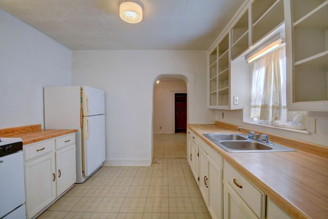 1723 Valley Road SW, Albuquerque, NM 87105