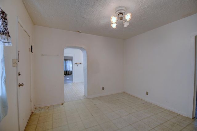 1723 Valley Road SW, Albuquerque, NM 87105