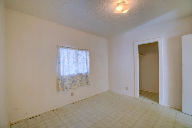 1723 Valley Road SW, Albuquerque, NM 87105