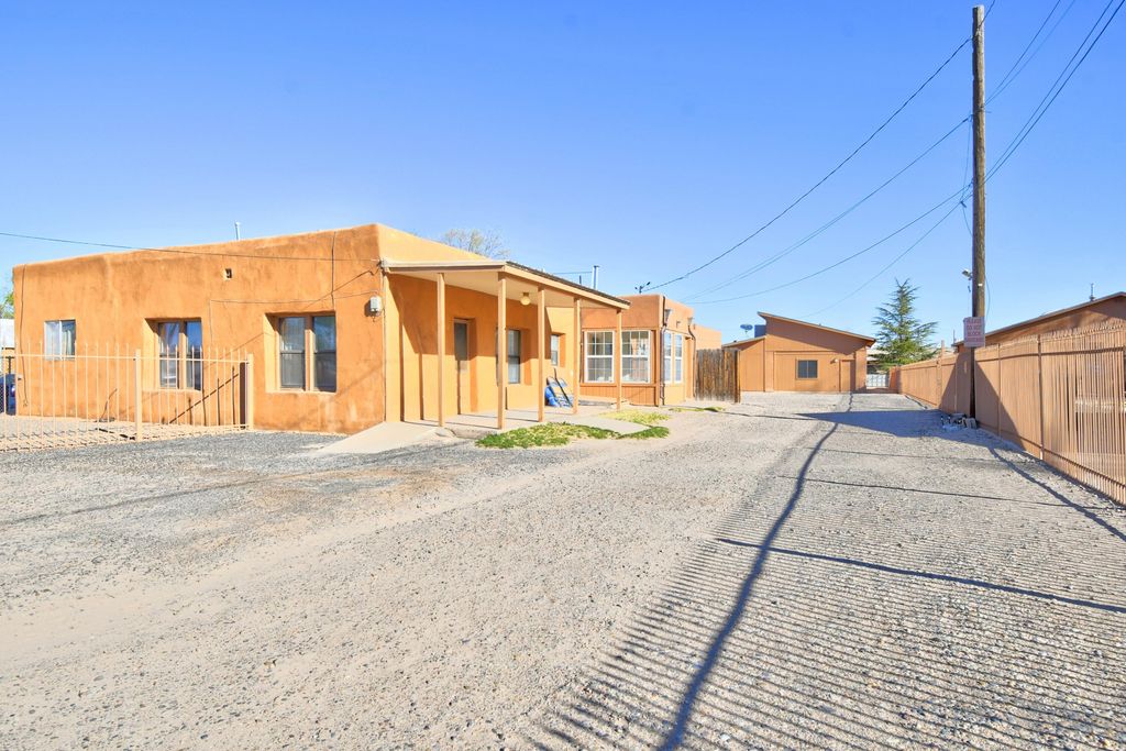 1723 Valley Road SW, Albuquerque, NM 87105