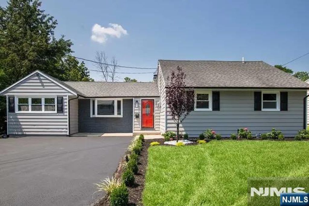 347 Forest Avenue, Paramus, NJ 07652