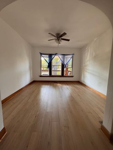 7337 N Honore Street 1, Chicago, IL 60626