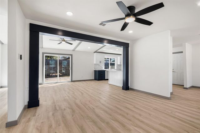 6646 Bayou View Drive, Houston, TX 77091