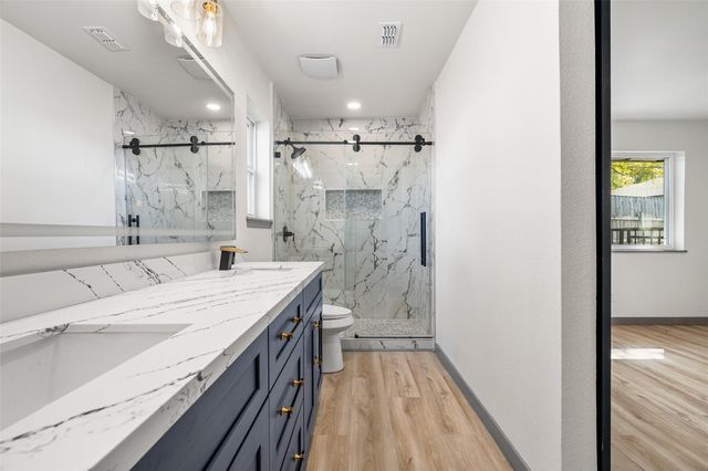 6646 Bayou View Drive, Houston, TX 77091