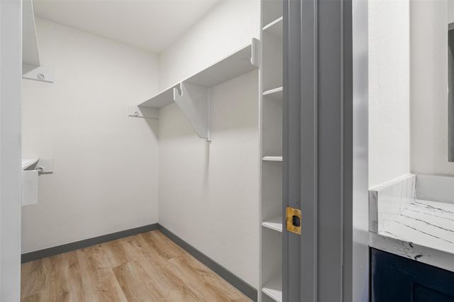 6646 Bayou View Drive, Houston, TX 77091