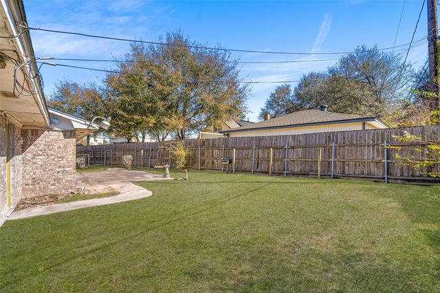 6646 Bayou View Drive, Houston, TX 77091