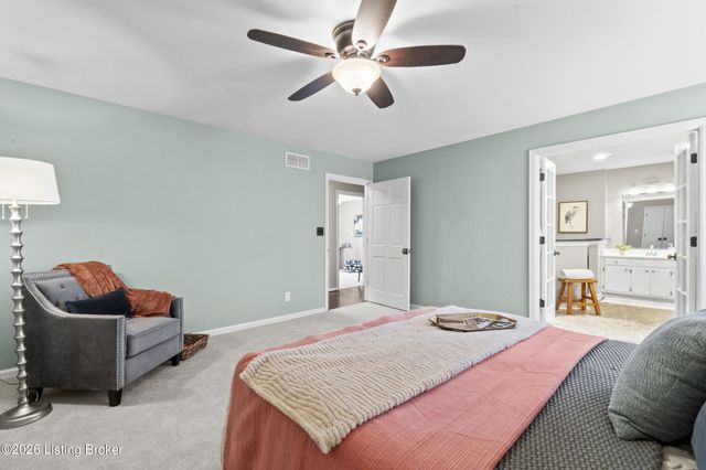 6217 Innes Trace Rd, Louisville, KY 40222