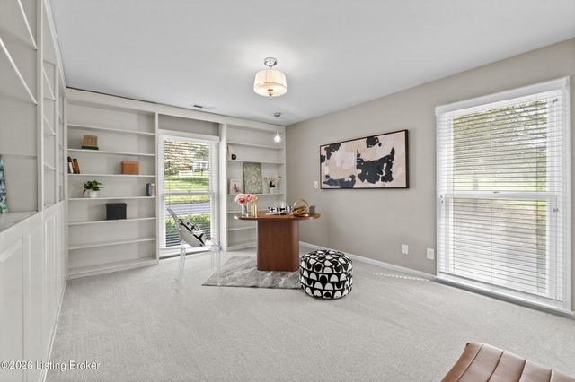 6217 Innes Trace Rd, Louisville, KY 40222